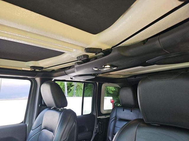 2021 Jeep Wrangler Unlimited Unlimited Sahara Altitude