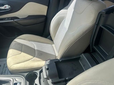 2015 Jeep Cherokee Sport