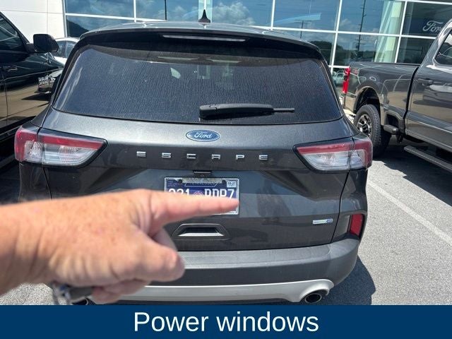 2020 Ford Escape SE