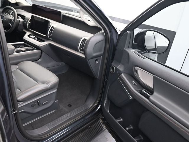 2025 Ford Expedition MAX Active - Photo 16