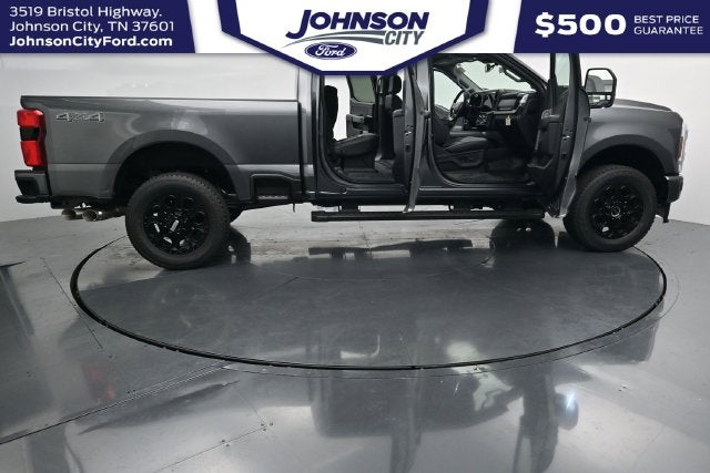 2027 Ford F-350SD Lariat
