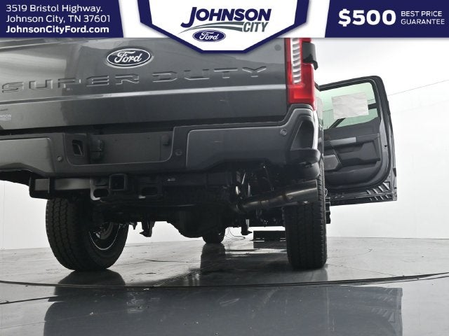 2027 Ford F-350SD Lariat