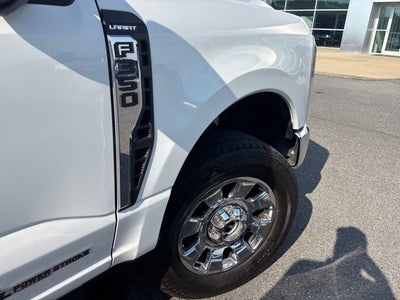 2025 Ford F-350SD Lariat