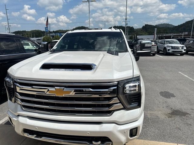 2025 Chevrolet Silverado 3500HD High Country