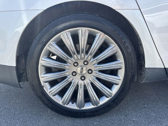 2015 Lincoln MKS Base