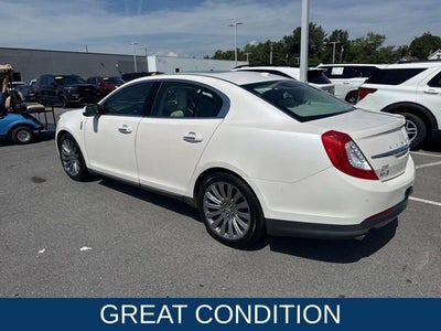 2015 Lincoln MKS Base