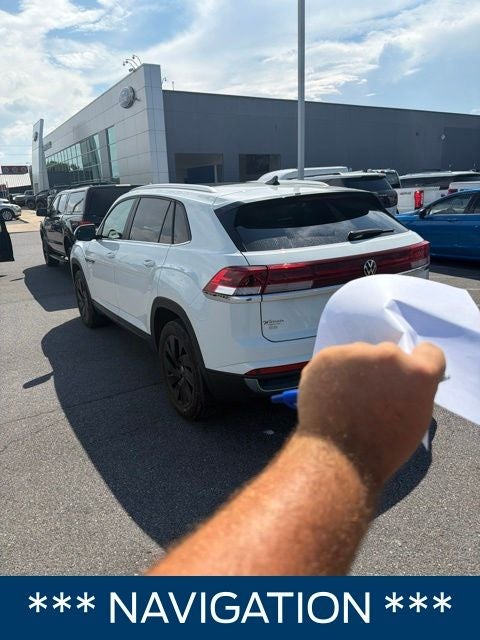 2024 Volkswagen Atlas Cross Sport 2.0T SE w/Technology