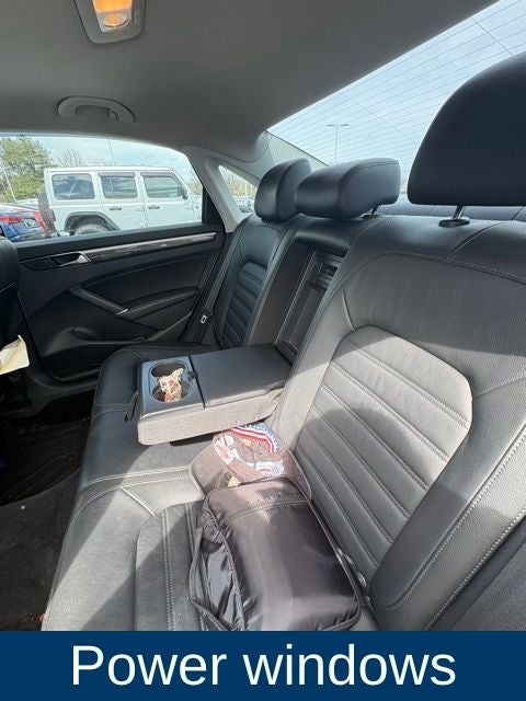 2016 Volkswagen Passat SEL