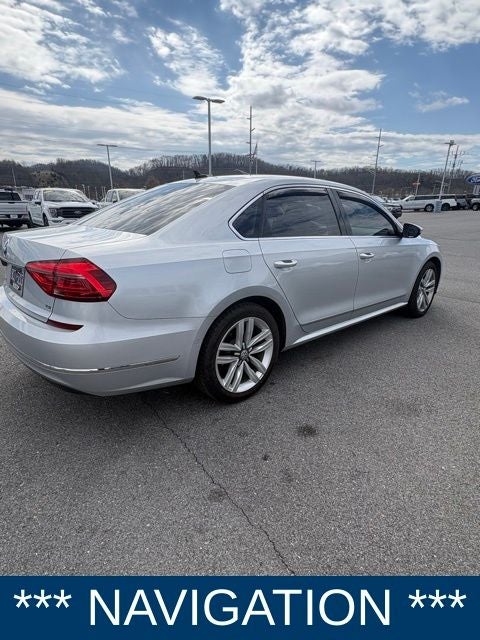 2016 Volkswagen Passat SEL