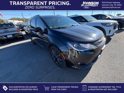 2020 Chrysler Pacifica Touring L
