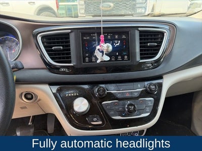 2021 Chrysler Voyager LXI