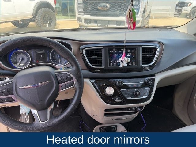 2021 Chrysler Voyager LXI