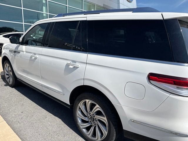 2023 Lincoln Navigator Reserve