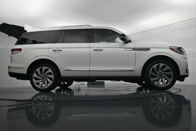 2023 Lincoln Navigator Reserve