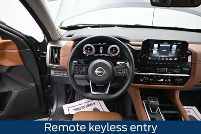 2025 Nissan Pathfinder Platinum