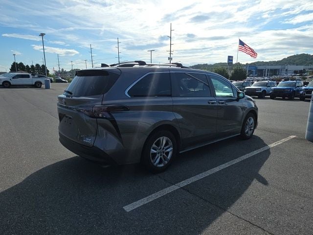 2024 Toyota Sienna XLE