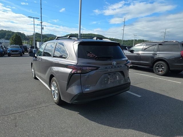 2024 Toyota Sienna XLE
