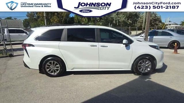 2024 Toyota Sienna XLE