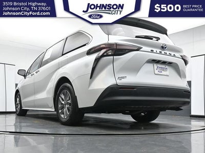 2024 Toyota Sienna XLE