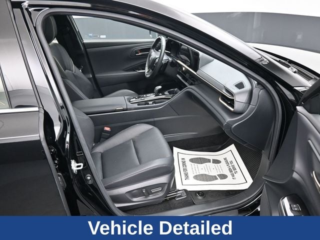 2025 Toyota Crown Signia Limited