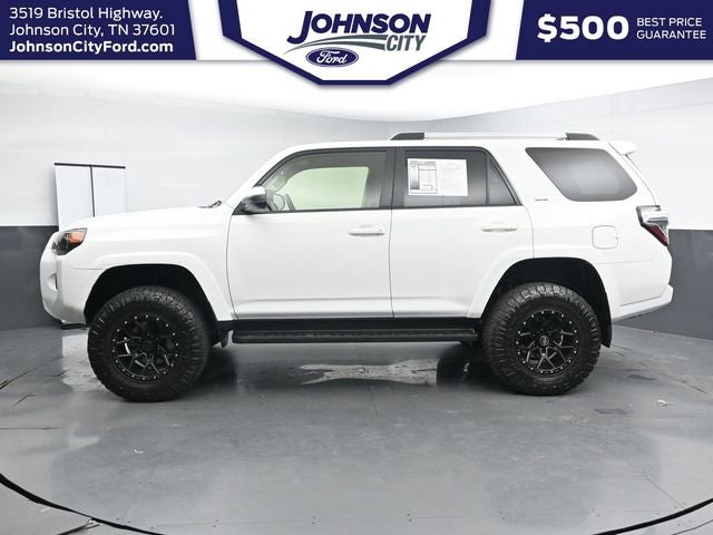 2022 Toyota 4Runner SR5