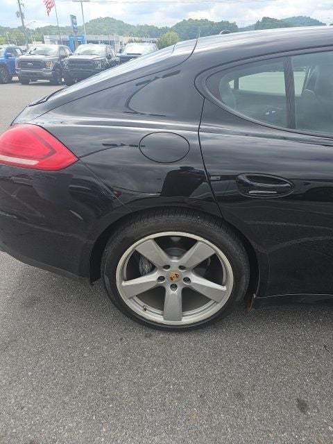 2016 Porsche Panamera 4