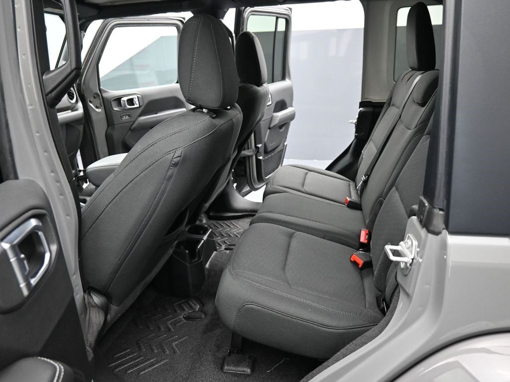 2022 Jeep Wrangler Sahara