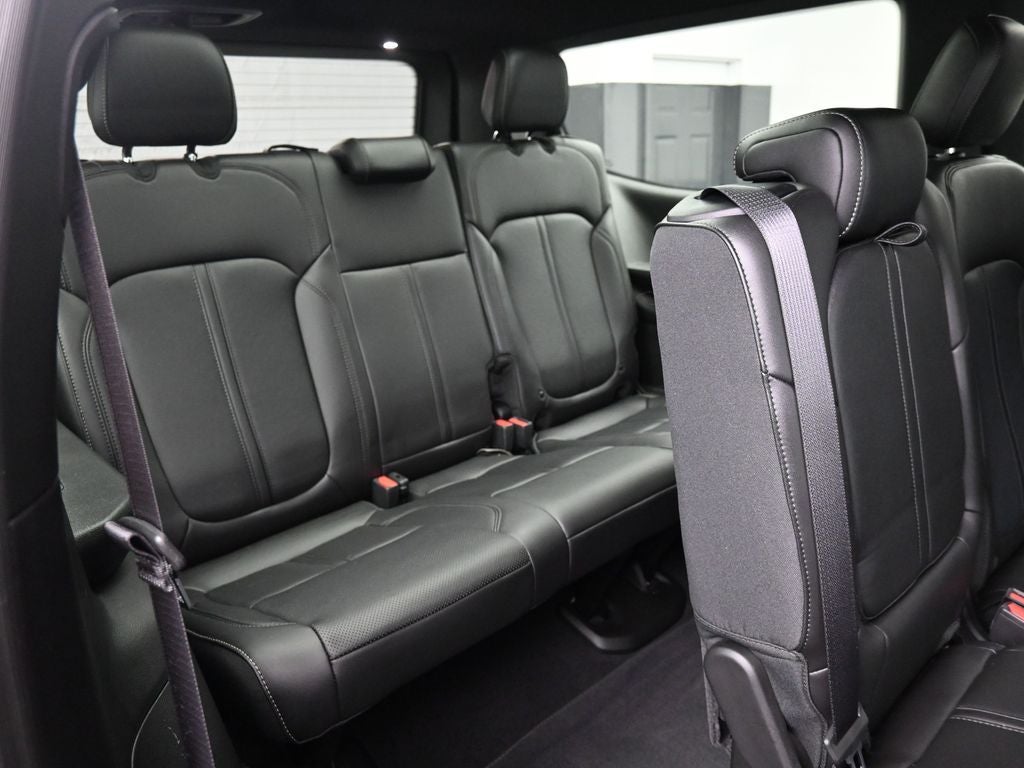 2024 Jeep Wagoneer Base