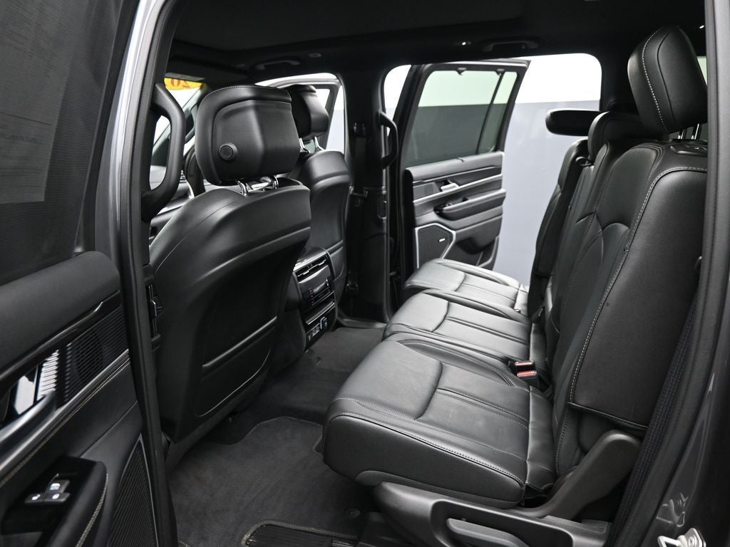 2024 Jeep Wagoneer Base