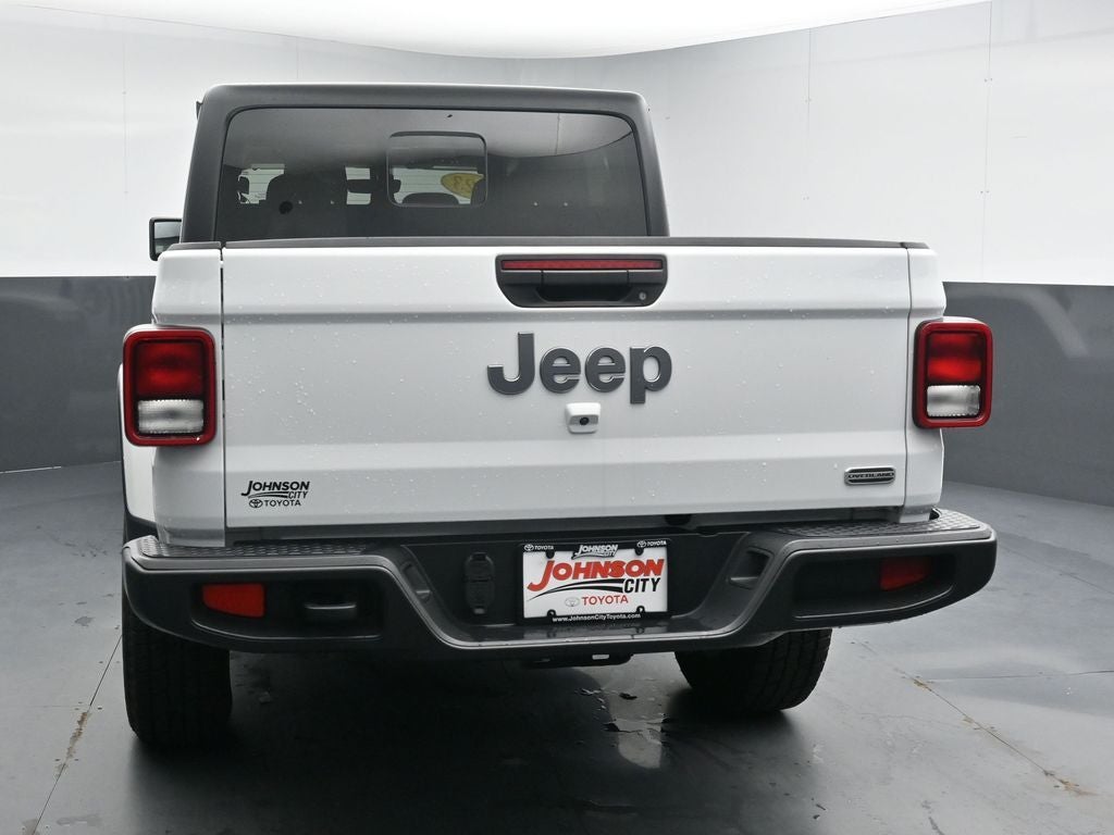 2023 Jeep Gladiator Overland
