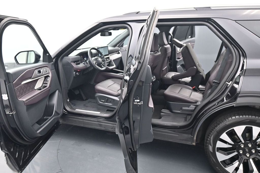 2025 Ford Explorer Platinum 3RD ROW 2ND ROW HEATED