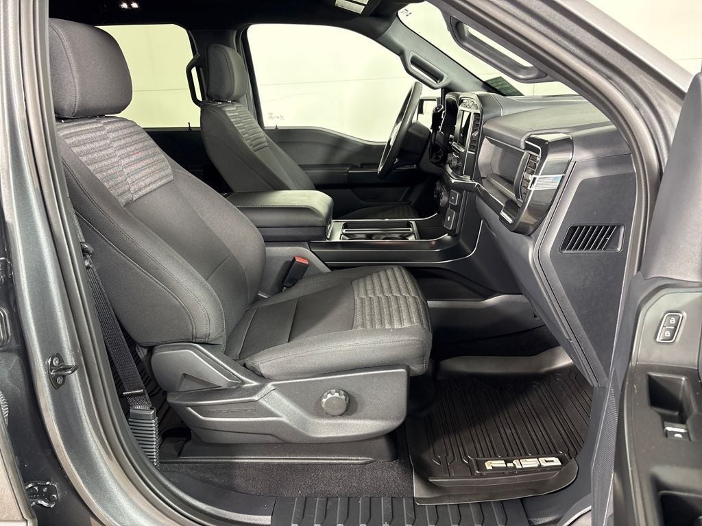2023 Ford F-150 XL 4x4 SuperCrew 5-1/2 Box's photo