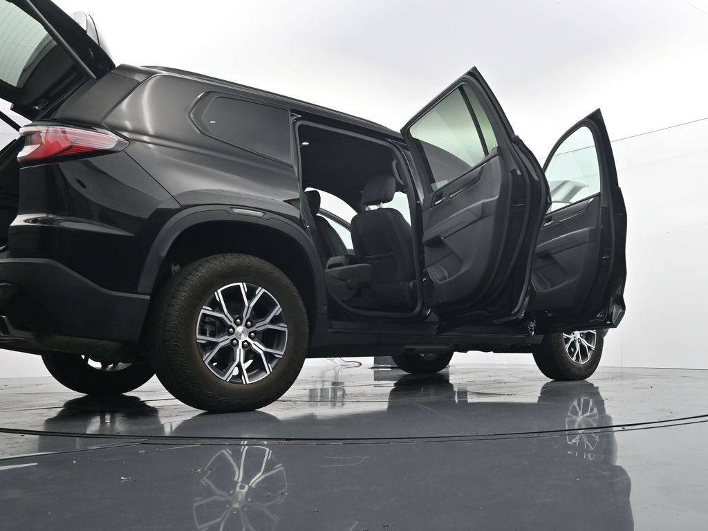 2024 GMC Acadia AT4