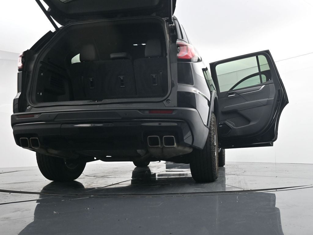 2024 GMC Acadia AT4