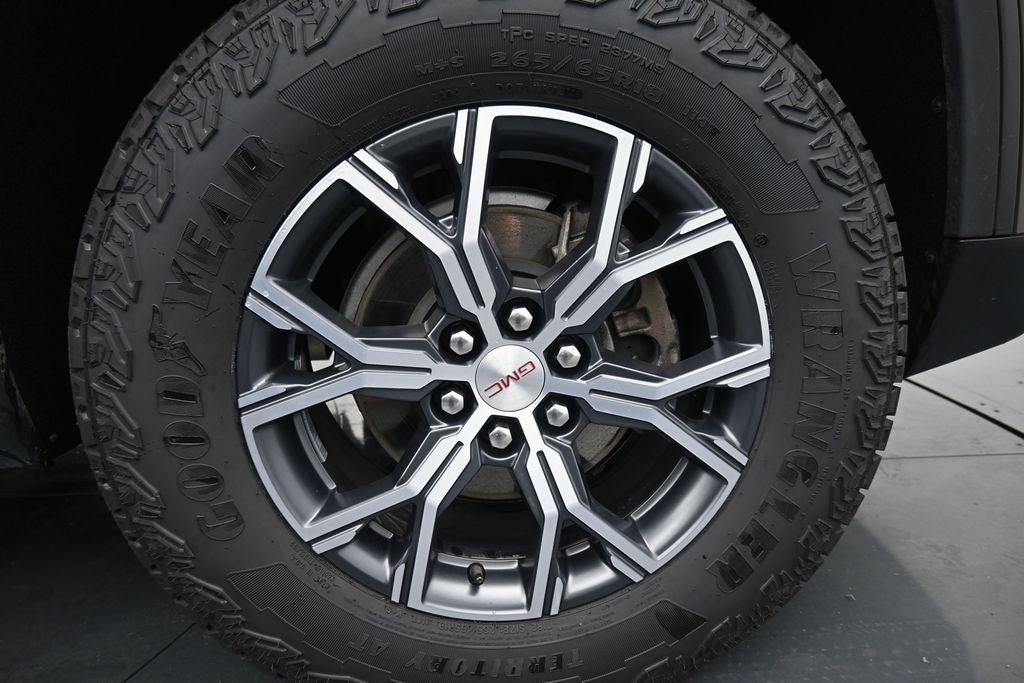 2025 GMC Acadia AT4