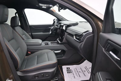 2025 GMC Acadia AT4