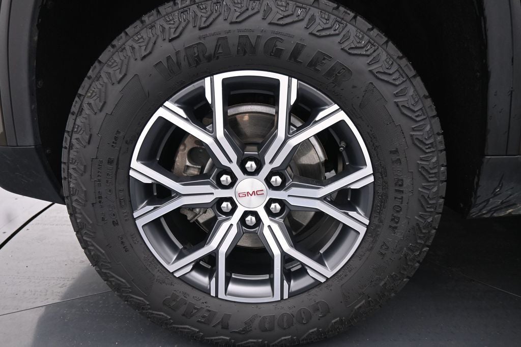 2025 GMC Acadia AT4