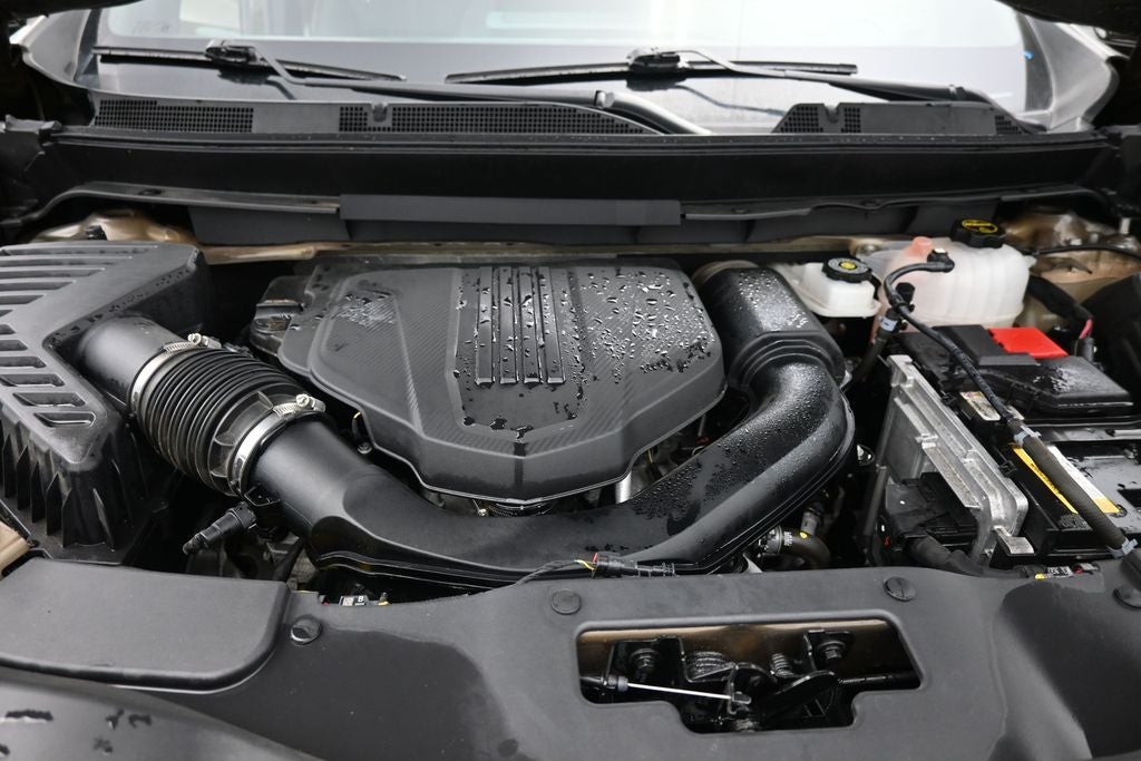 2025 GMC Acadia AT4