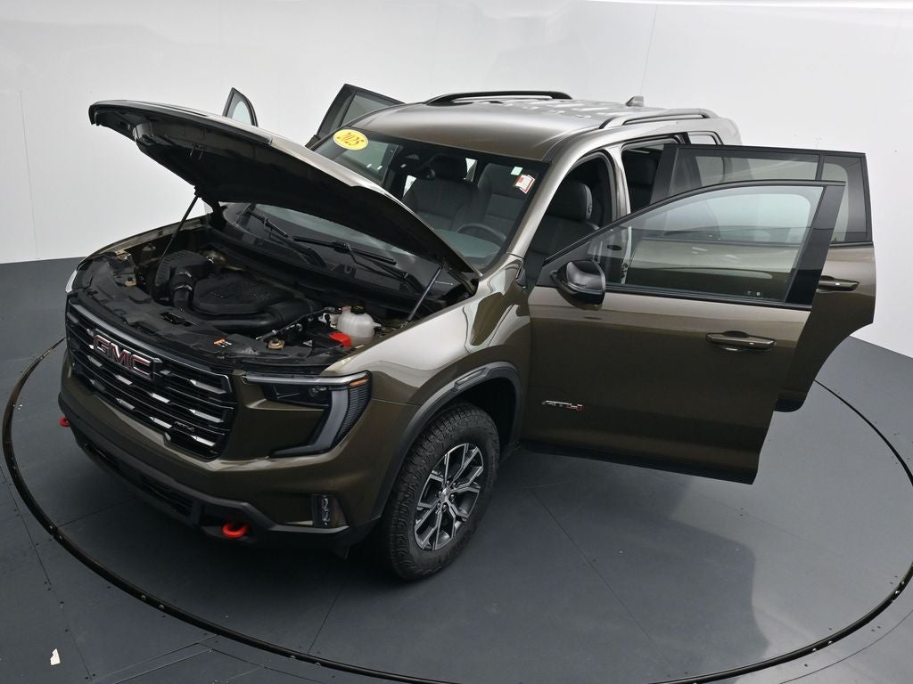 2025 GMC Acadia AT4
