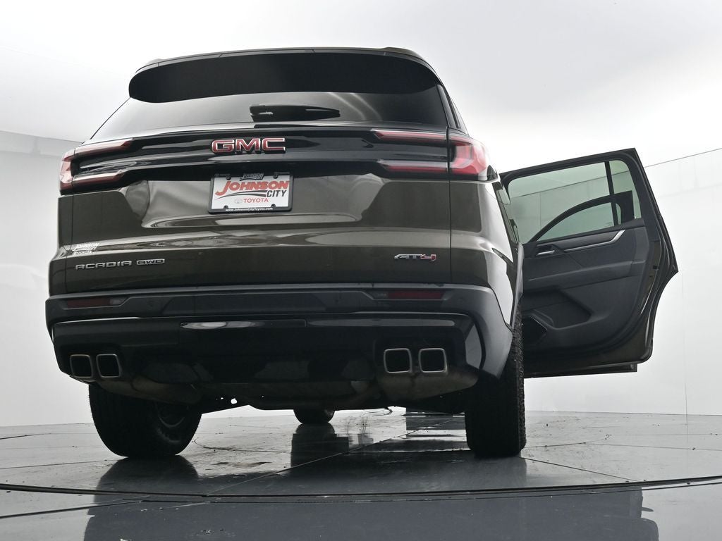 2025 GMC Acadia AT4
