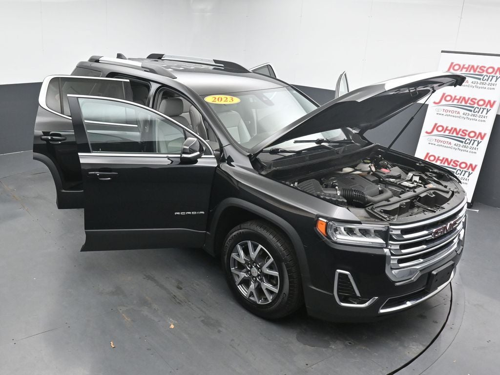 2023 GMC Acadia SLT