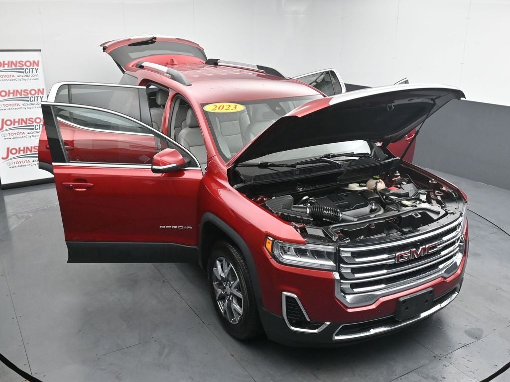 2023 GMC Acadia SLT