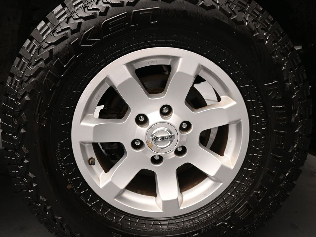 2004 Nissan Titan LE