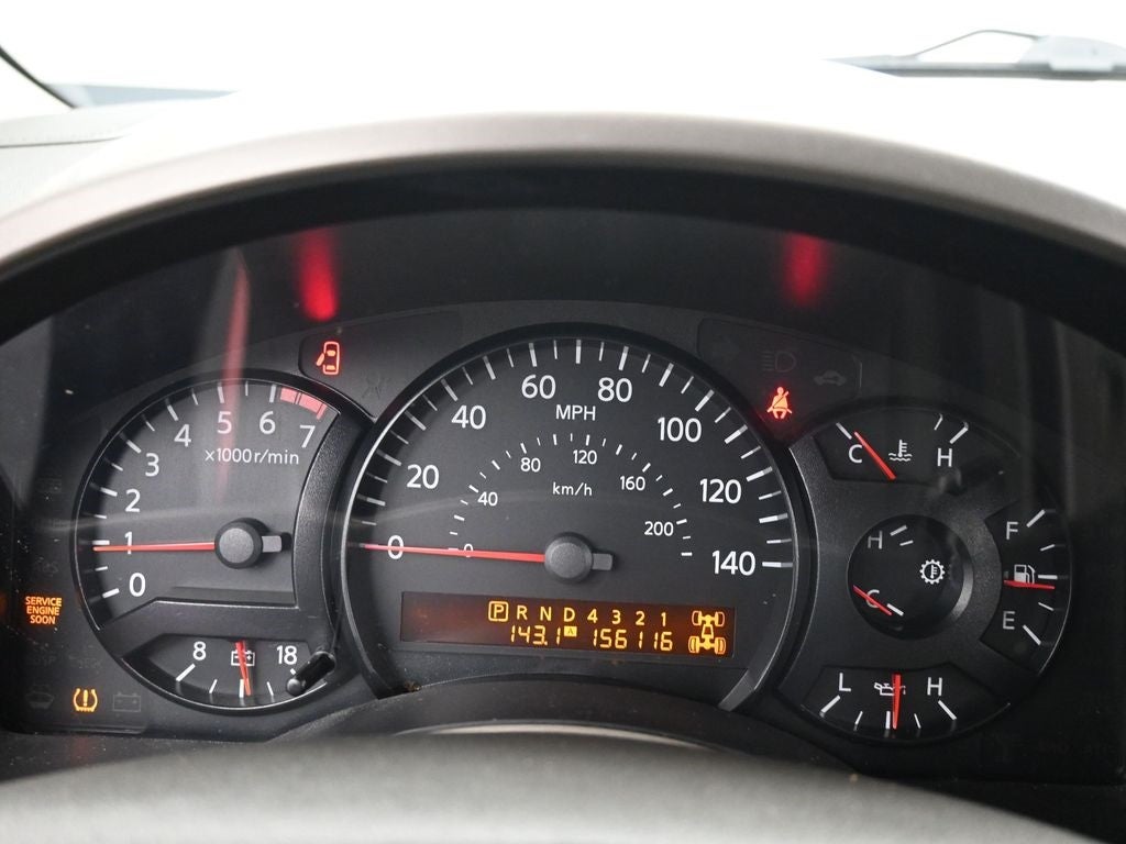 2004 Nissan Titan LE