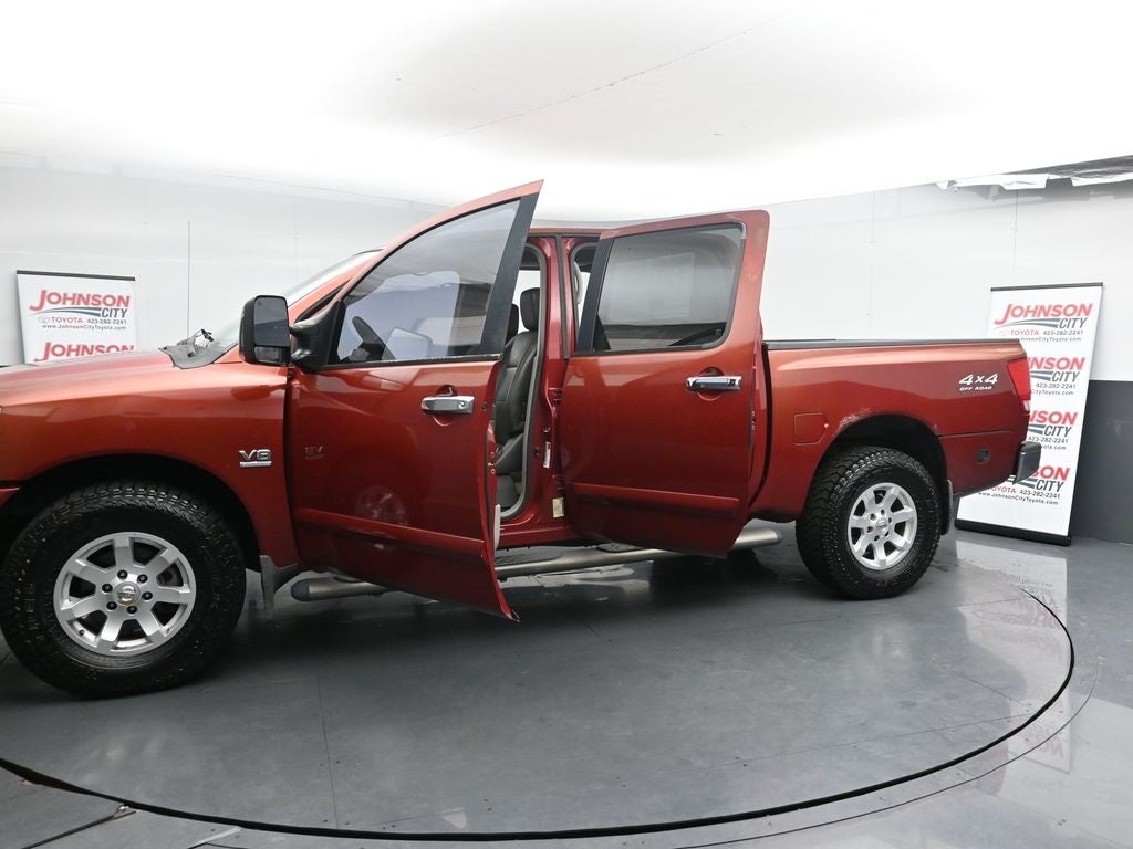 2004 Nissan Titan LE