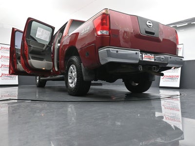 2004 Nissan Titan LE