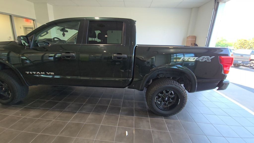 2019 Nissan Titan PRO-4X 4X4 Crew Cab's photo