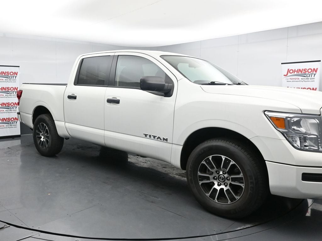 2022 Nissan Titan SV
