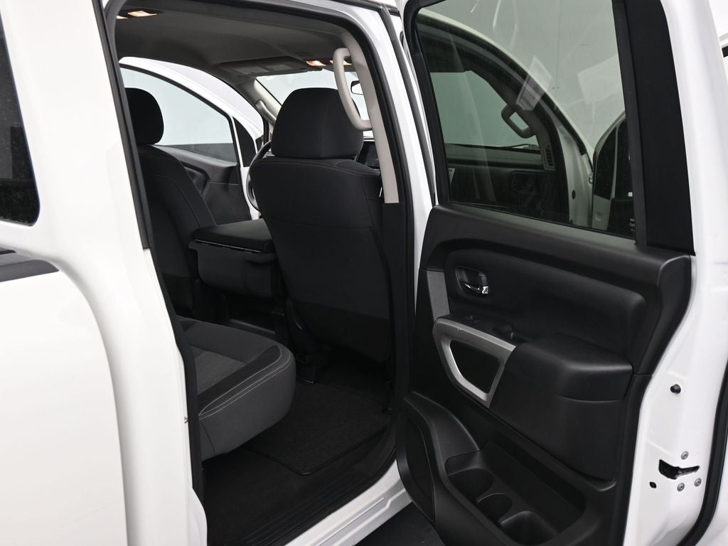 2022 Nissan Titan SV