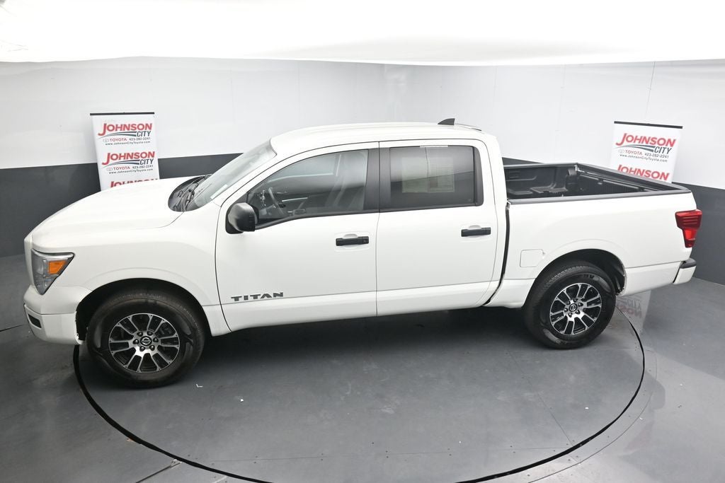 2022 Nissan Titan SV